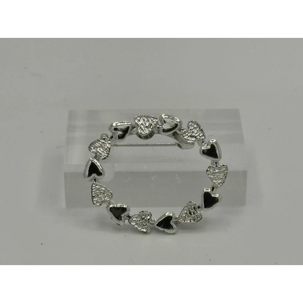 Vintage Gerry's‎ Silver Heart Circle Brooch – 1970's